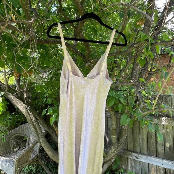 Lavender paisley print satin midi dress - Picture 6 of 6